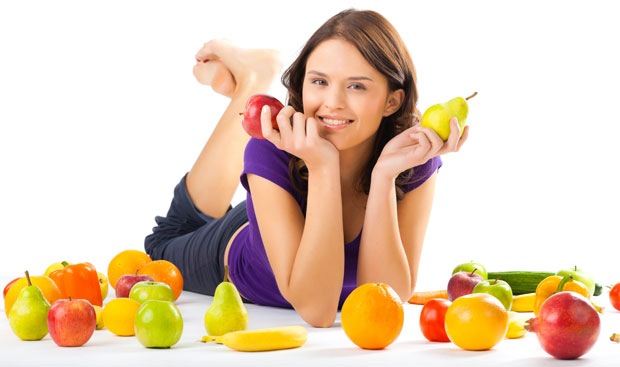 girl with fruits