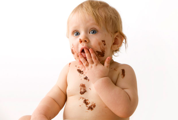 kid eating chocolate