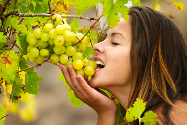 eating grapes