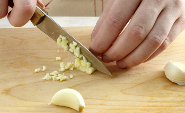 chopped garlic