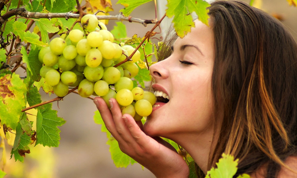grapes alkaline food